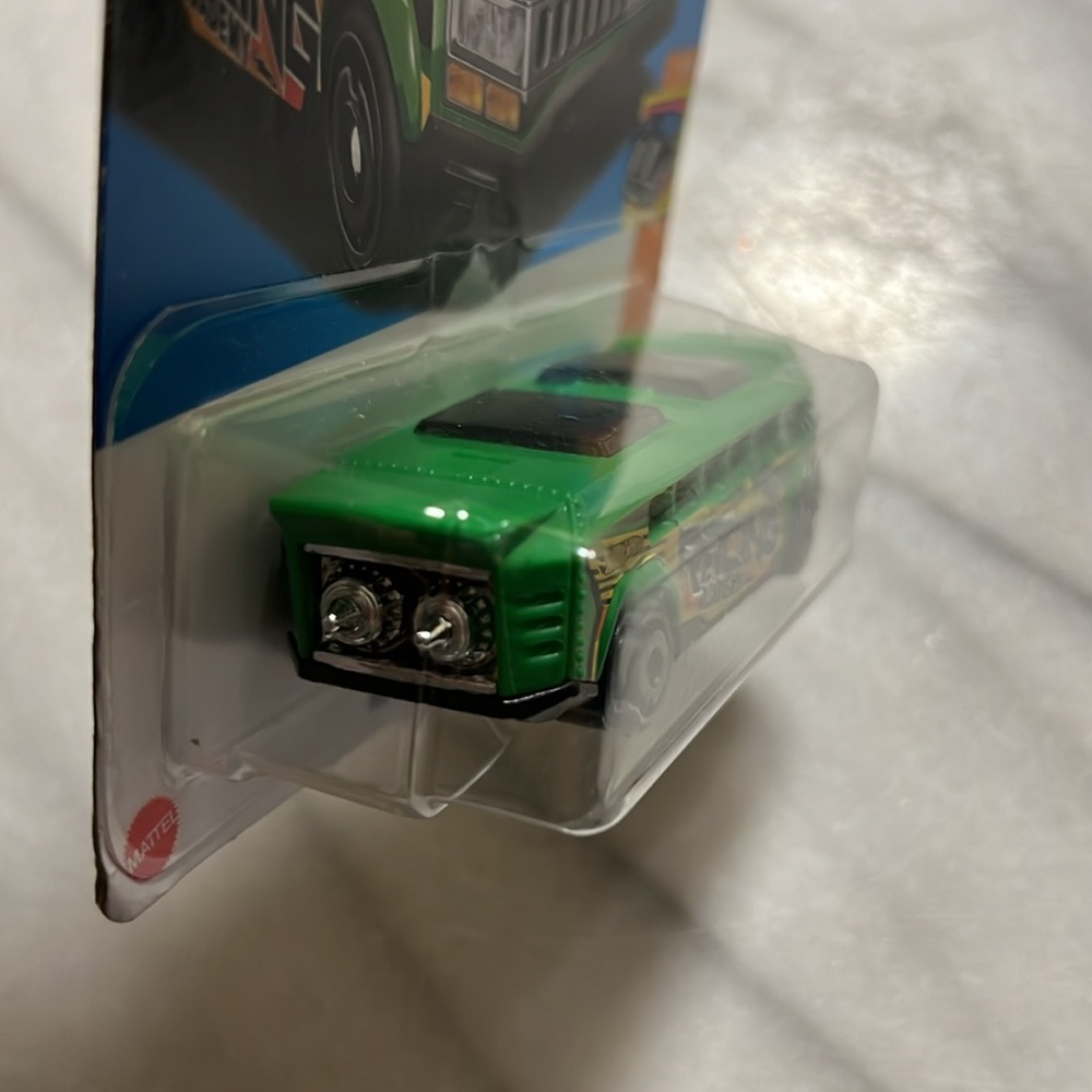 Hot Wheels High - Picture 3 of 5